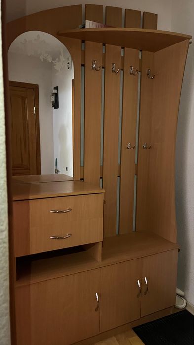 Продам прихожую! За 20000