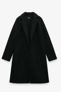 Продавам черно палто без закопчаване на фирмата Зара