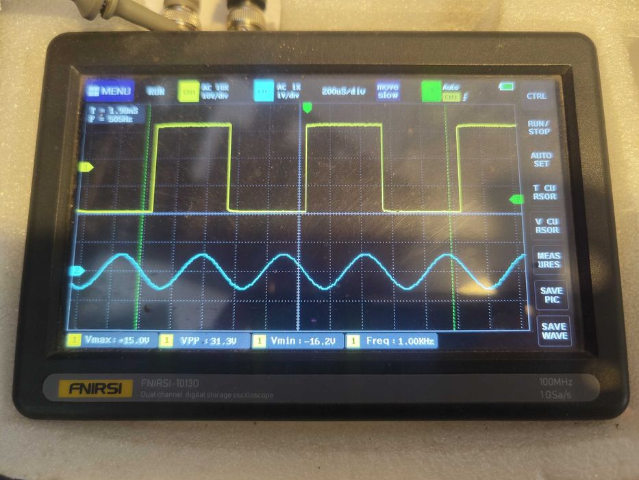Oscioscop  digital  Ecran 7"  Mare  Tactil   2x100 mhz