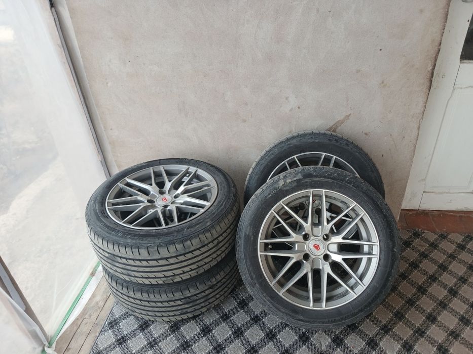 Диска срочна сотилади 15 лик