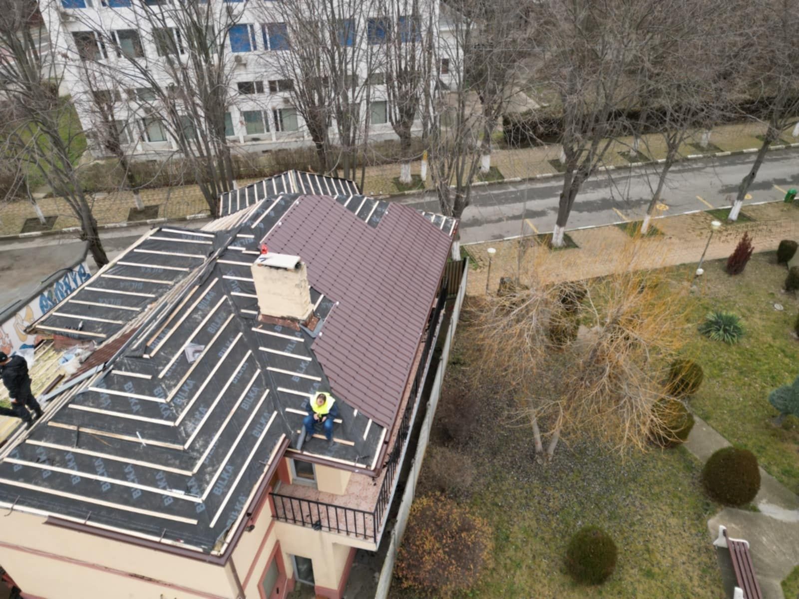 Tigla metalica jgheaburi reparatii terase dulgherii mansardari