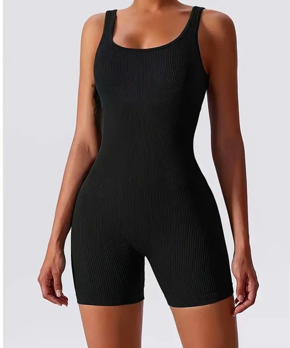 Нов Черен стегнат йога гащеризон