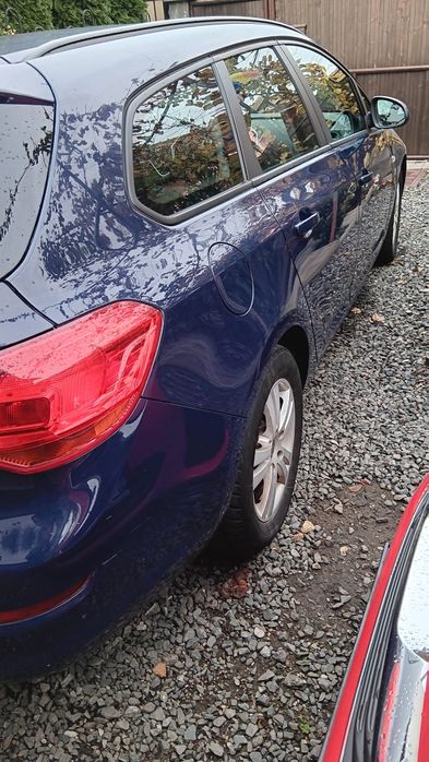 Vând Masina ASTRA J Sports