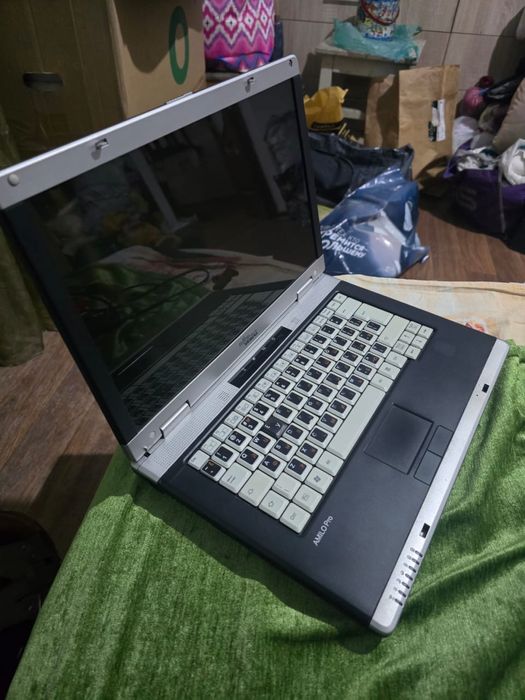 Продам ноутбук старый