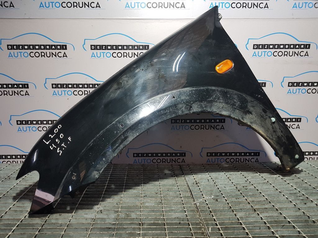 Aripa Stanga Fata Mitsubishi L200 2006 - 2010 4 Usi Negru (450)