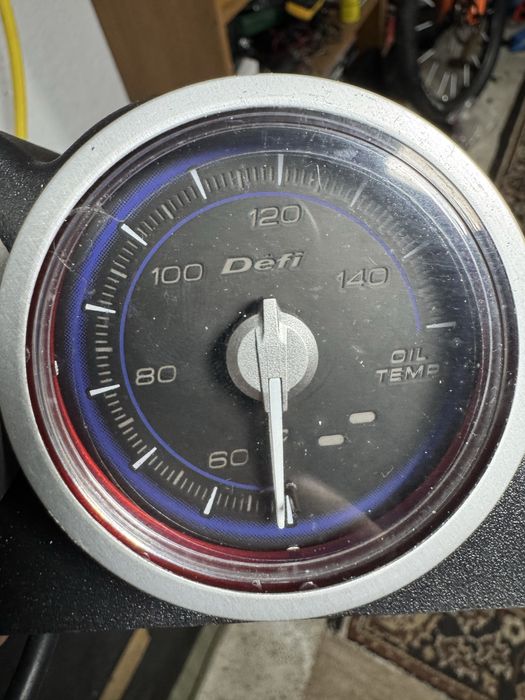 Indicator de temperatură a uleiului Defi Advance BF 60 mm