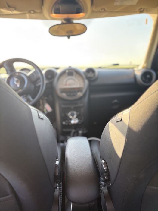 Vand Urgent Mini cooper countryman 2012