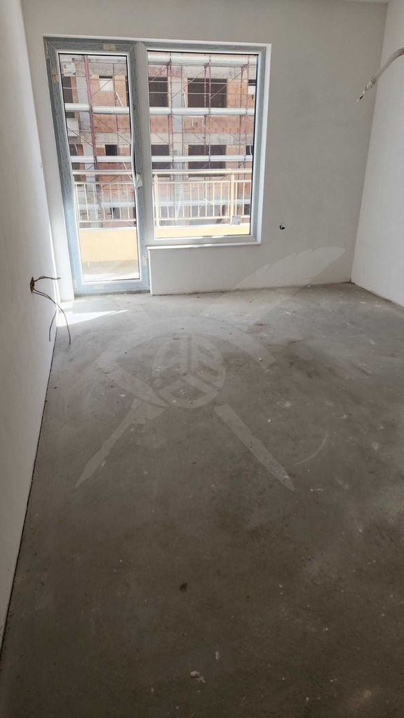 Продава се Тристаен апартамент в Варна, Победа - 112 кв.м за 1384 €/кв.м - Снимка #1