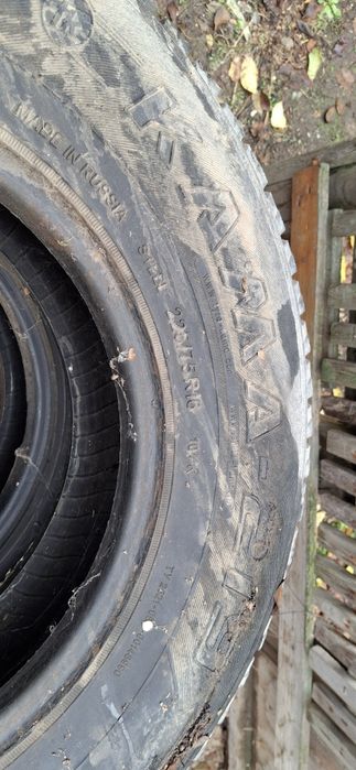 Продам комплект резины