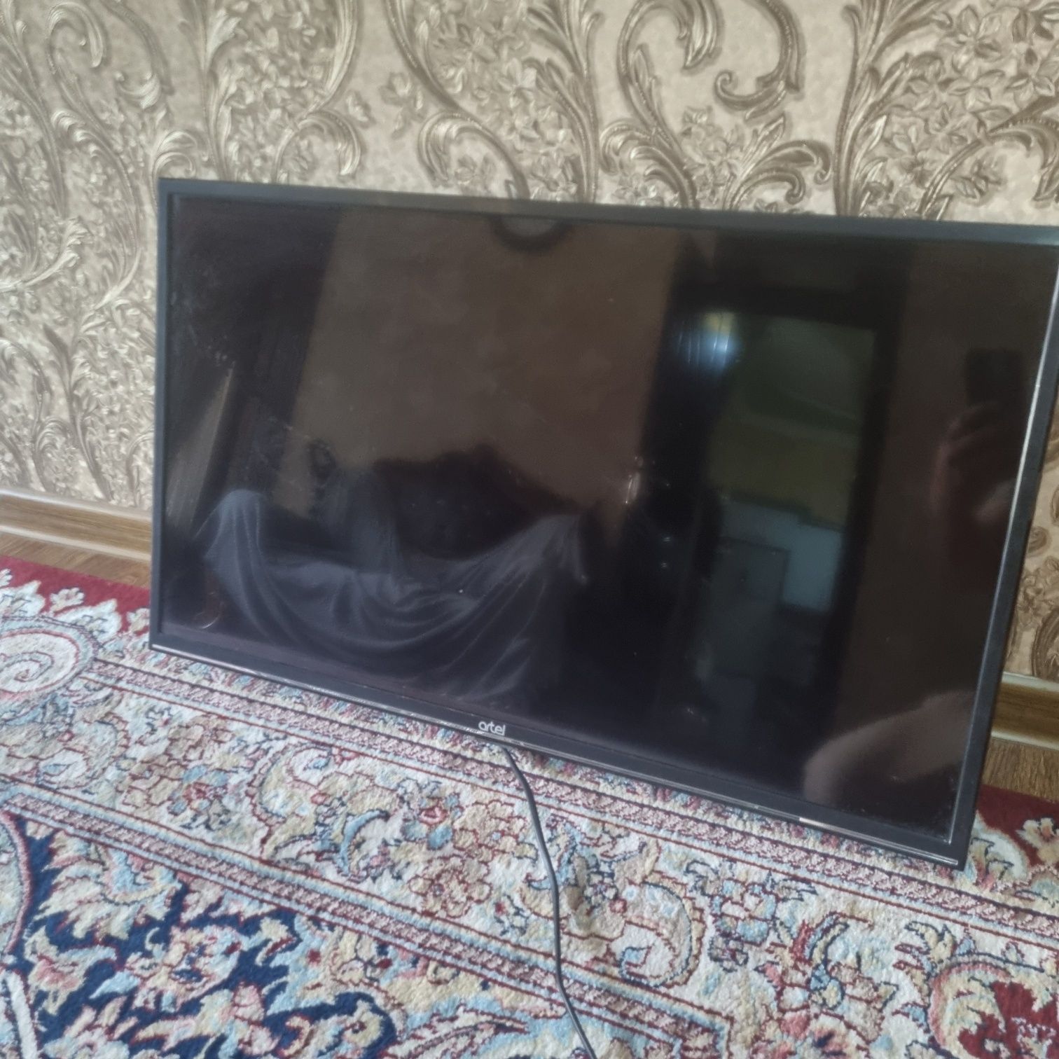 Телевизор artel.