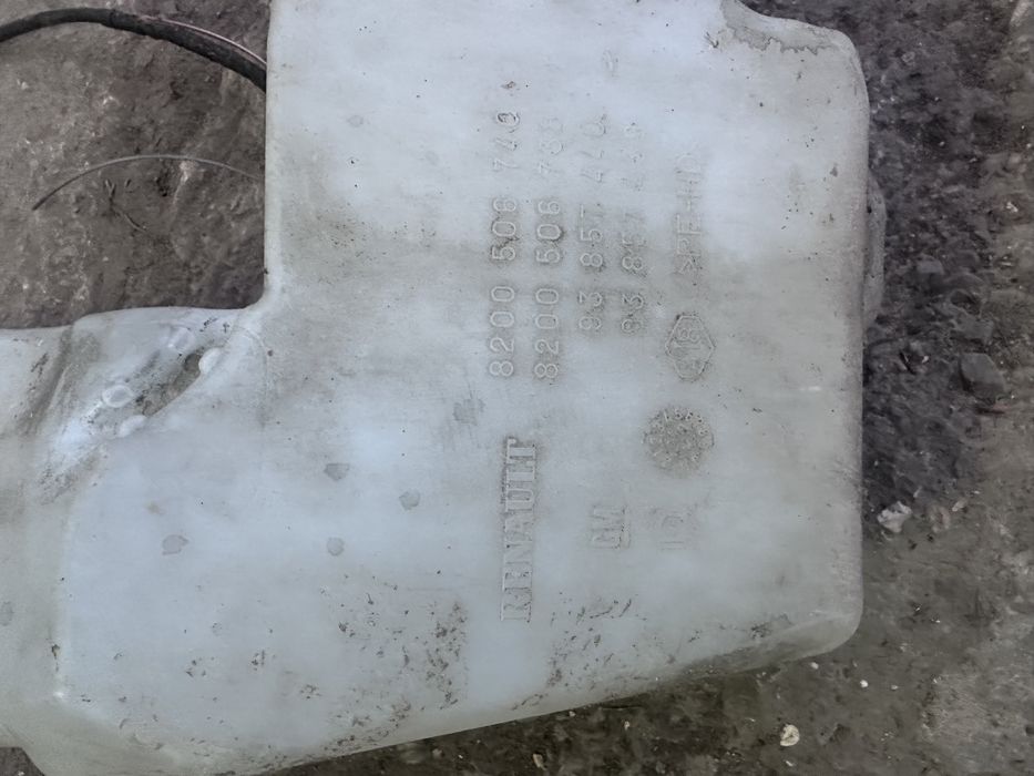 Казанче Течност за Чистачки Опел виваро/Рено трафик