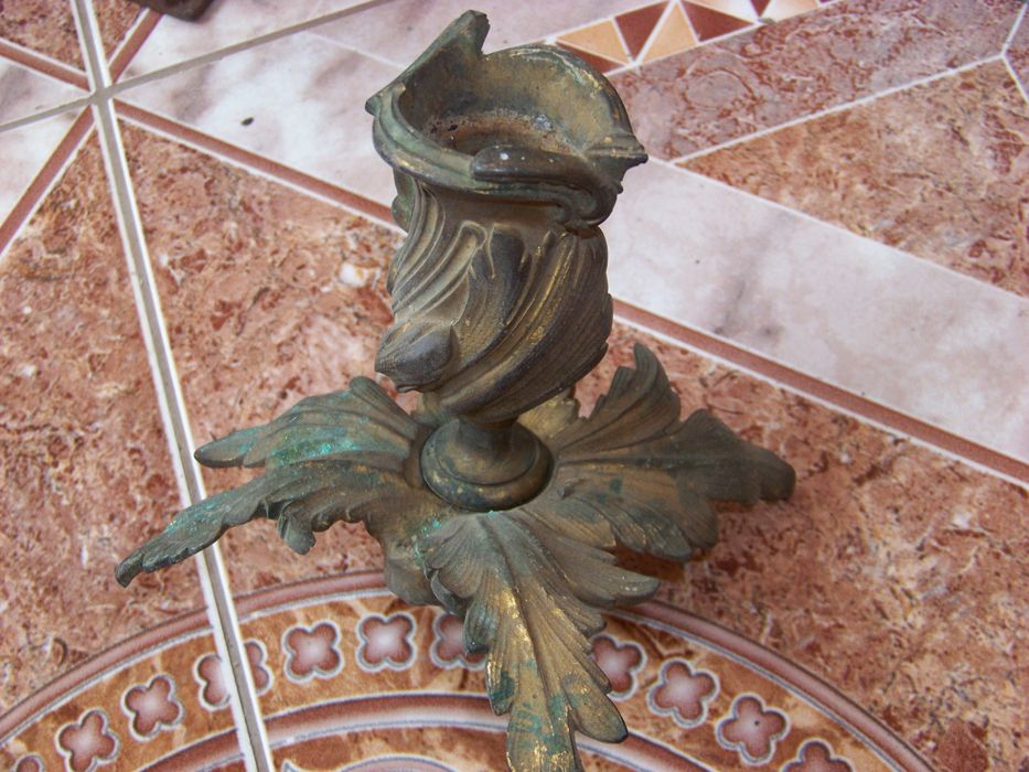Vând sfeșnic vechi din bronz masiv, original, vintage