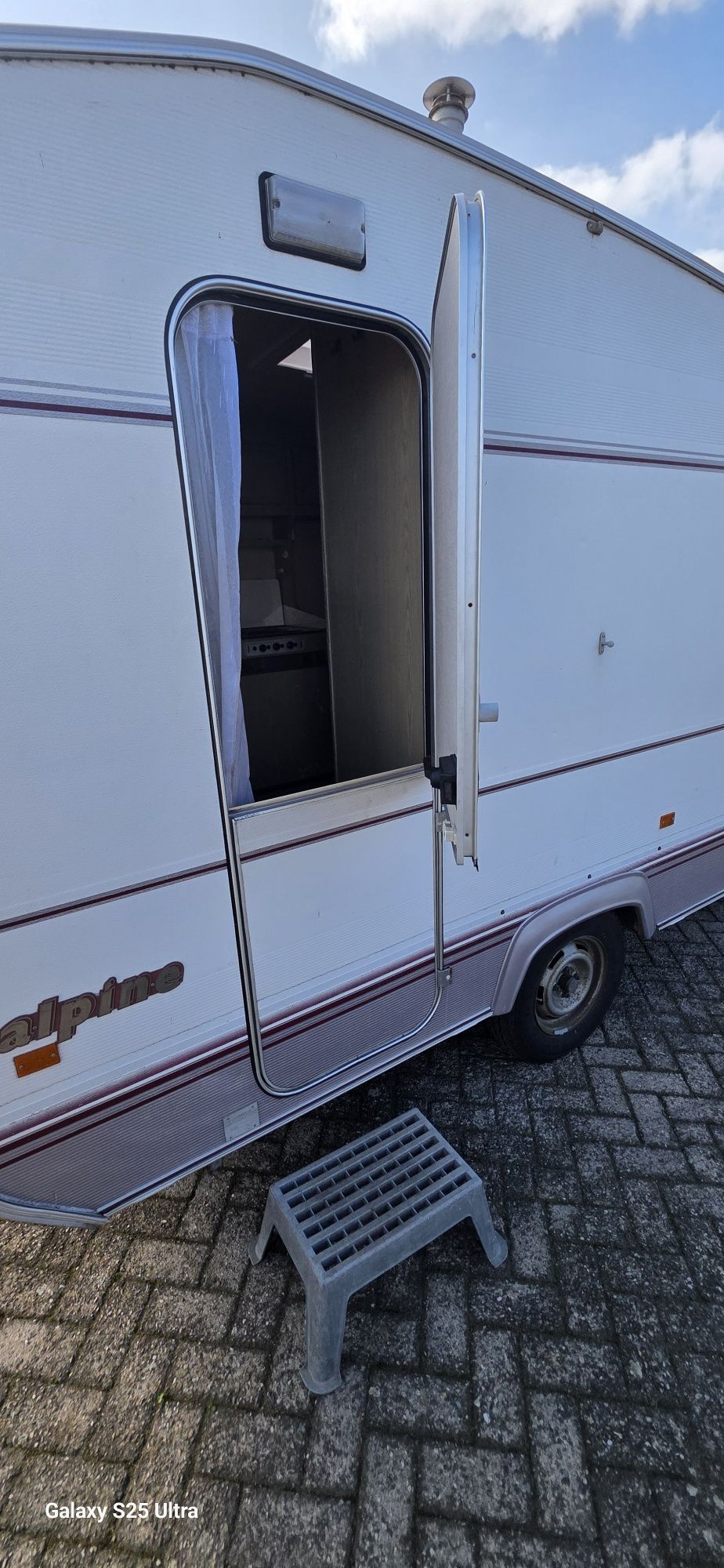 Продавам каравана Sprite Alpine XL