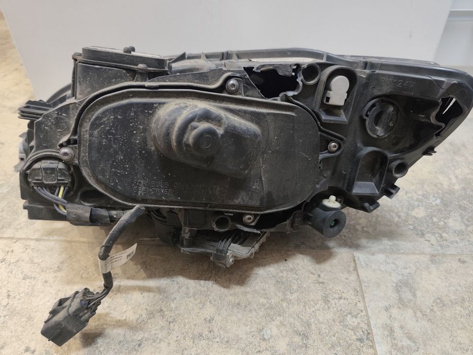 Far xenon dreapta Volvo S60/ v60 LHD 2014-2017