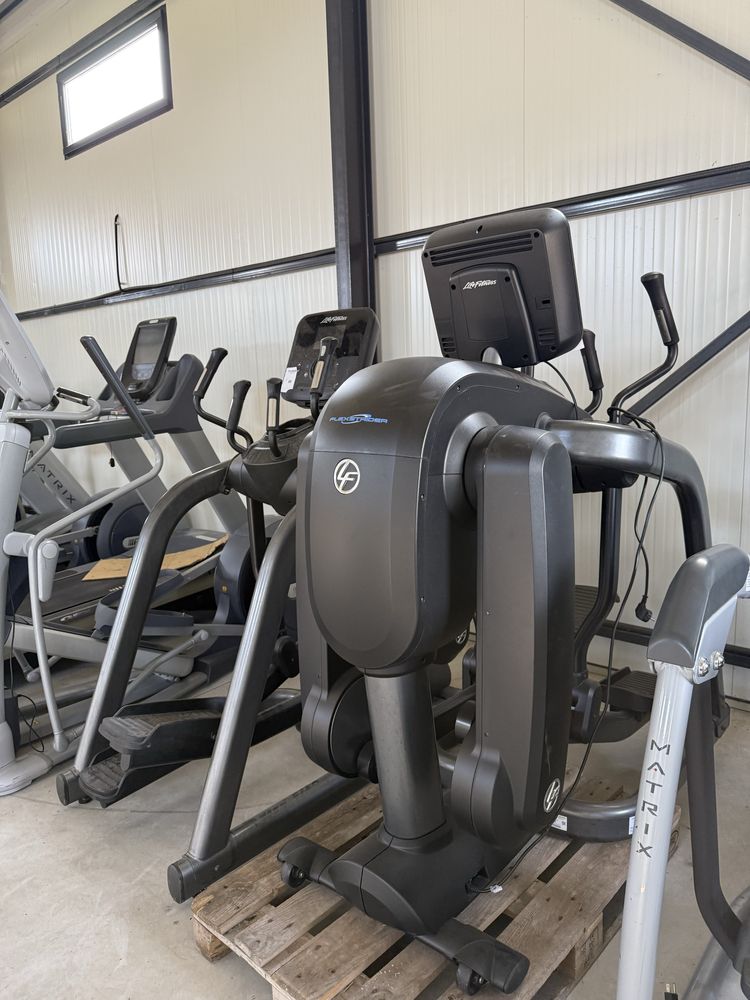 Life Fitness Flexstrider SE internet tv si S1