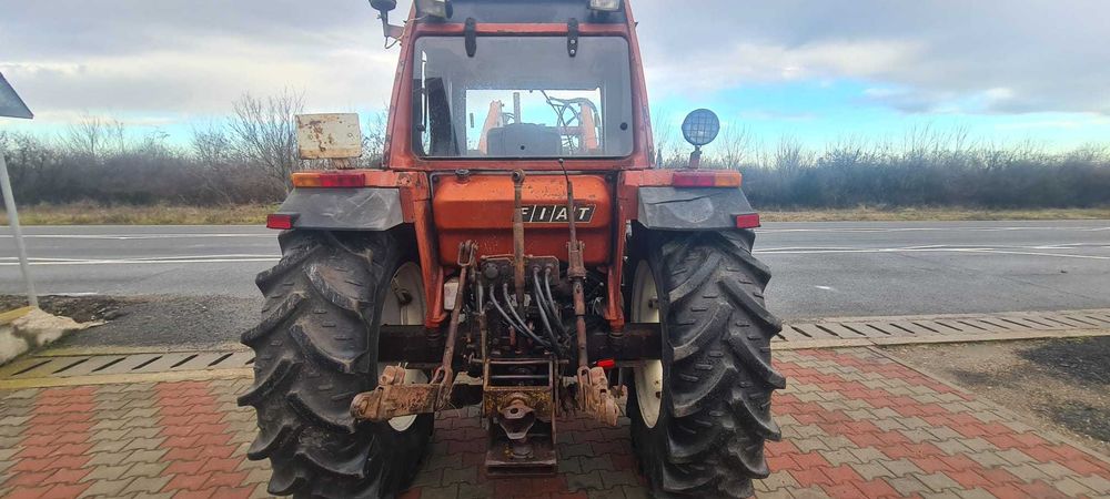 Tractor Fiat 880