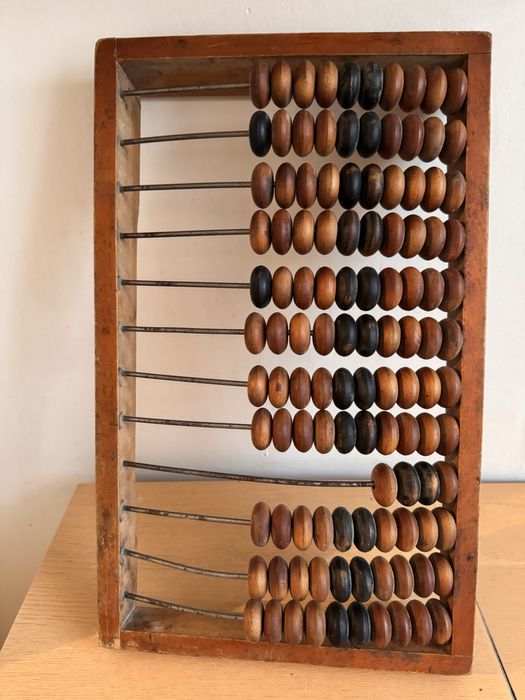 Продаются счеты в хорошем состоянии