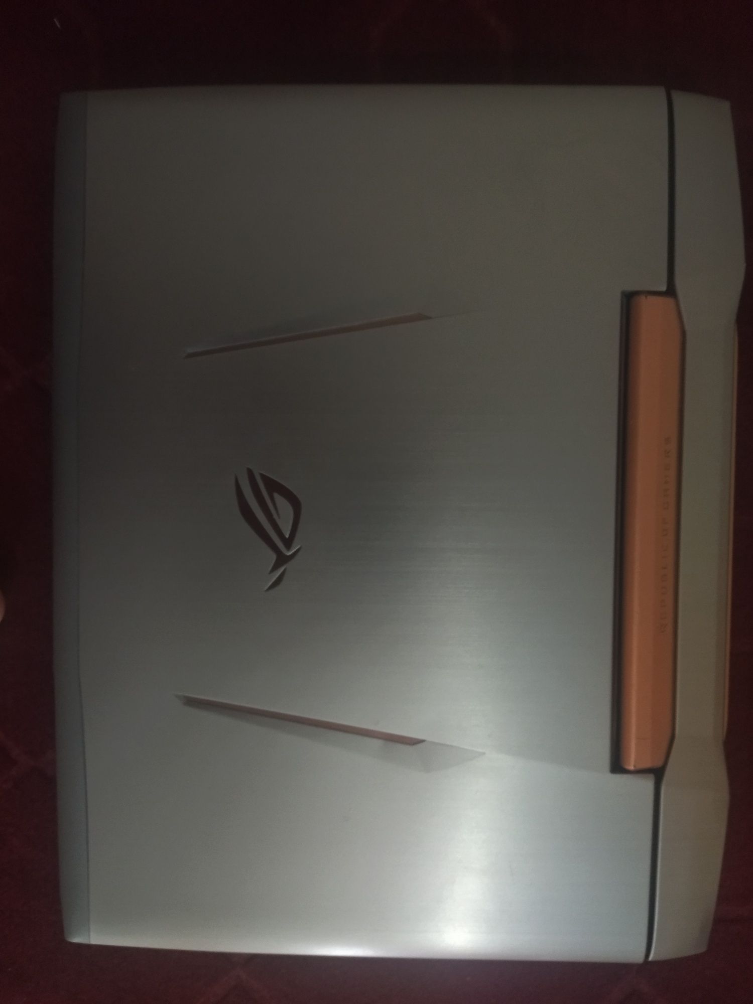 ASUS noutbuk Kelishilgan narxda sotiladi