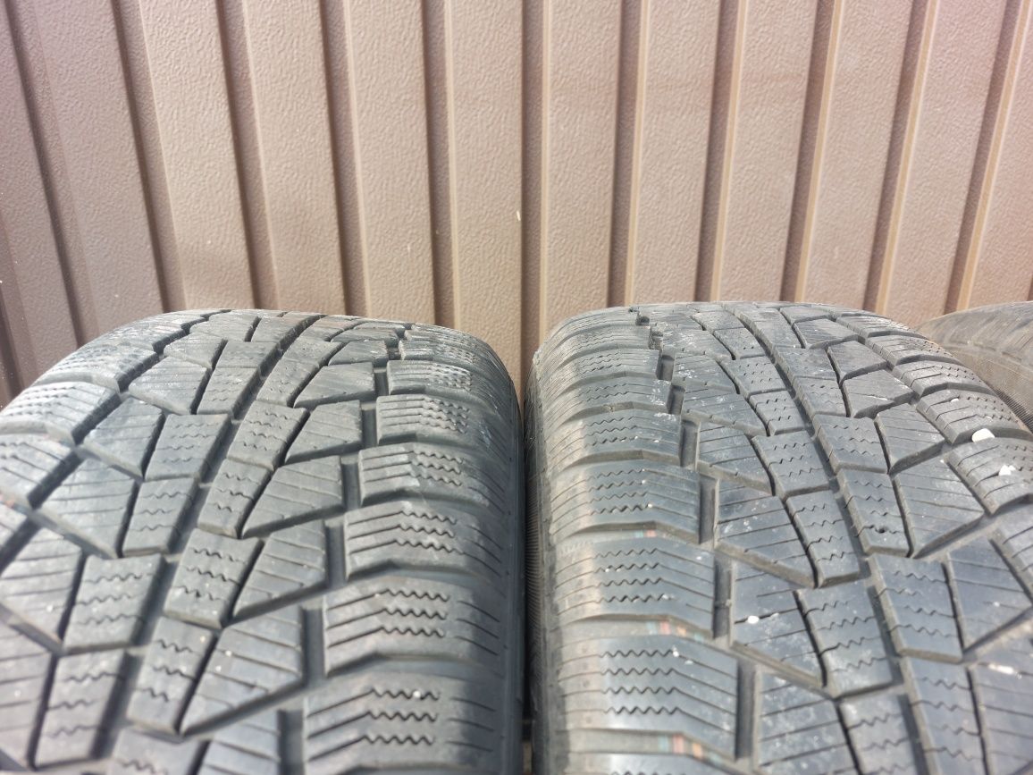 Roti de iarna VIKING 215/55 R16 in stare buna