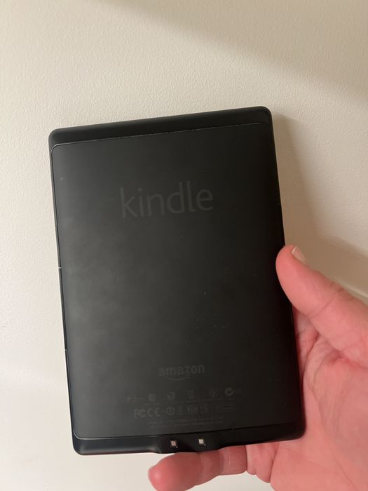 Kindle Amazon original in stare foarte buna cu husa de pasla