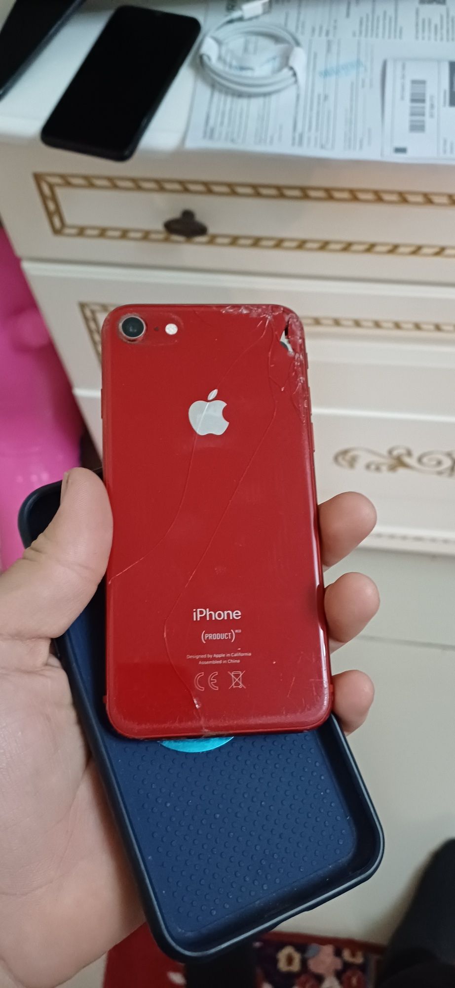 IPhone 8 64gb в среднем состоянии