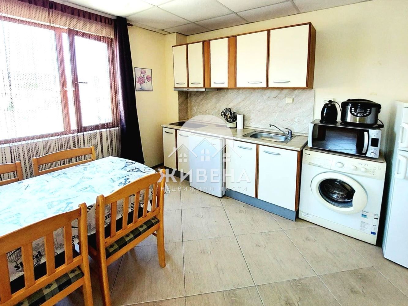 Продавам 3-стаен апартамент, к.к.Слънчев бряг, площ 77 кв.м