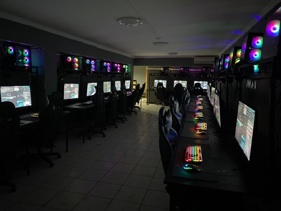 Продам компьютерный клуб