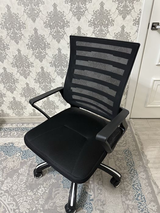 Кресло офисное черный цвет