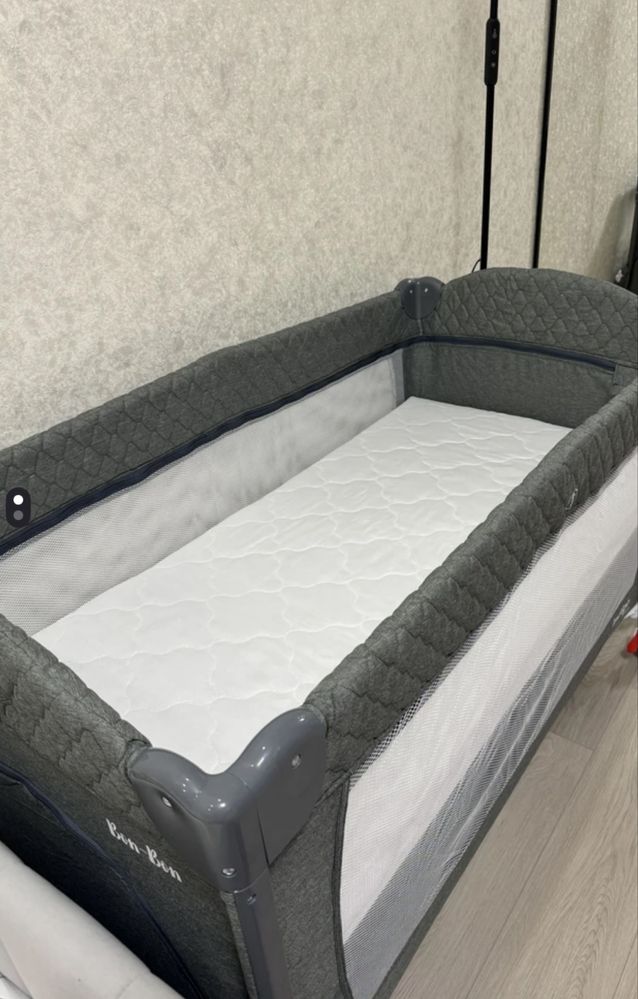 Продам манеж-кровать 2 уровня