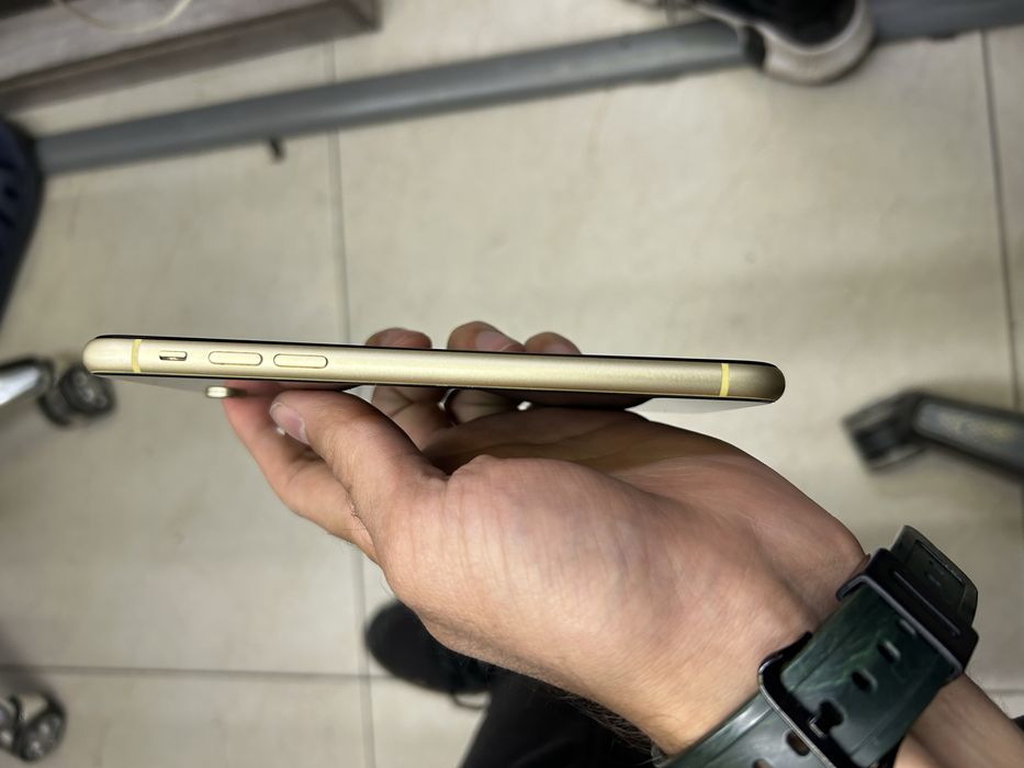 Iphone xr 64гб идеал