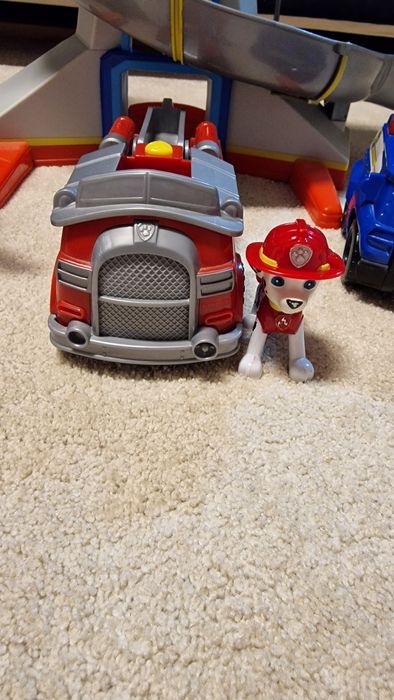 Set de joaca Patrula Catelusilor -  turnul de observatie cu vehicule
