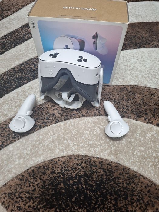 Vând casca de realitate virtuala meta quest 3s cu memoria de 256 de gb