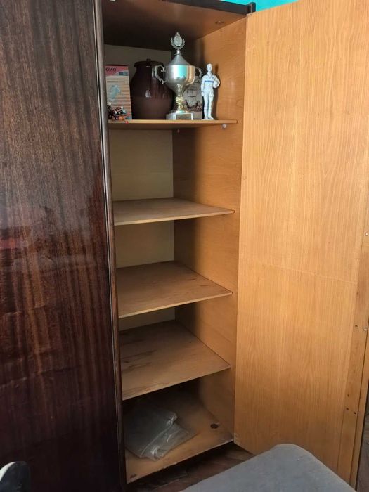 Четирикрилен гардероб