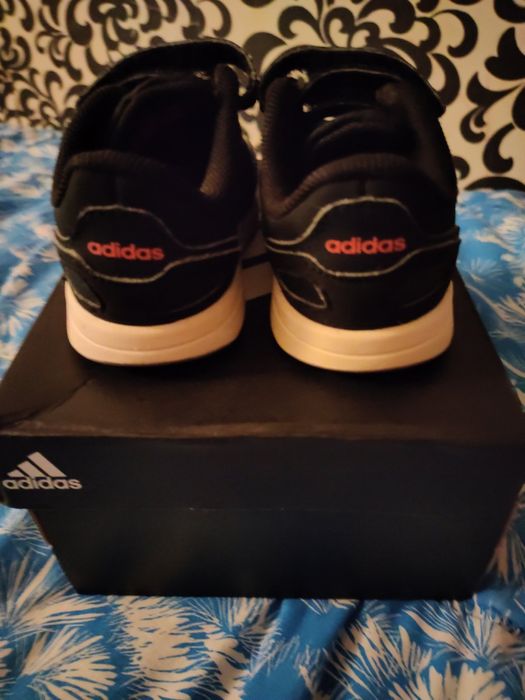 Детски маратонки Адидас(оригинални)