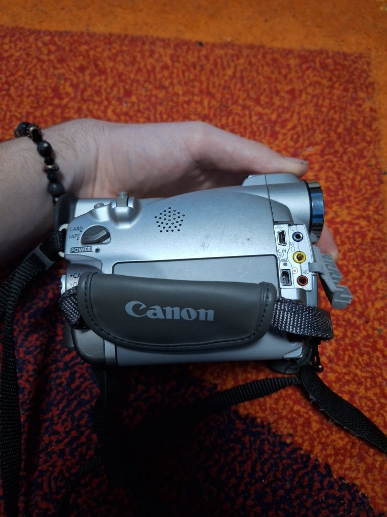 Aparat video Canon MV550i