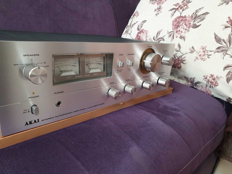 vind un amplificator  AKAI am2450