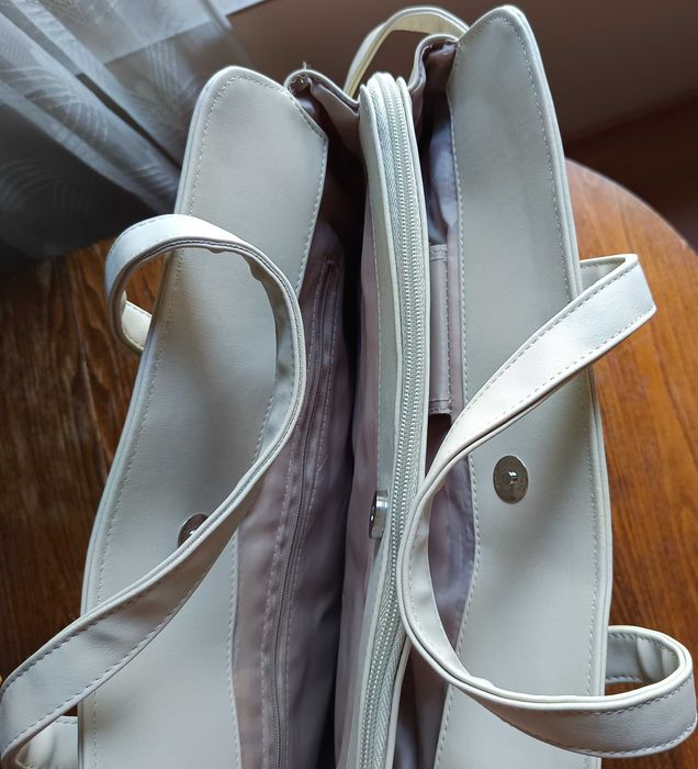 Дамска бяла чанта