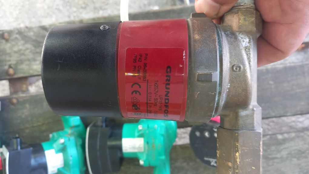 Циркулационна помпа Wilo и Grundfos  25/6 и 30/6