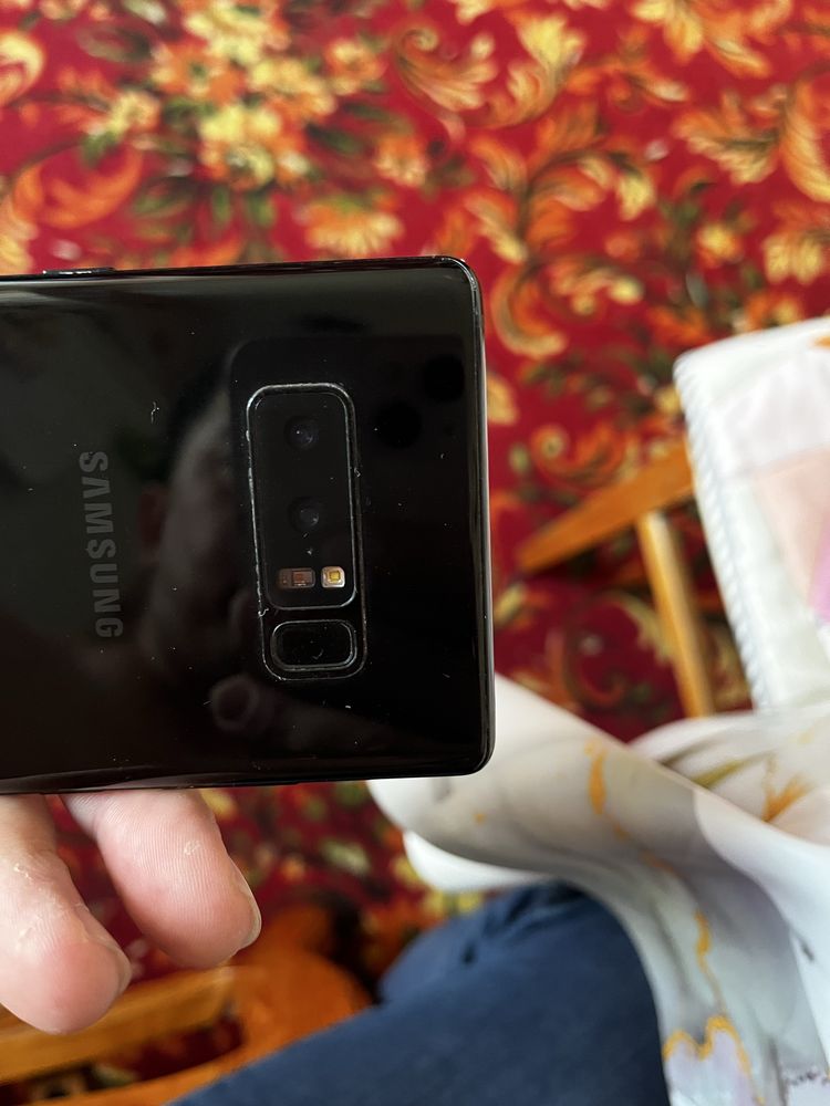 Продам срочно. Samsung Not 8