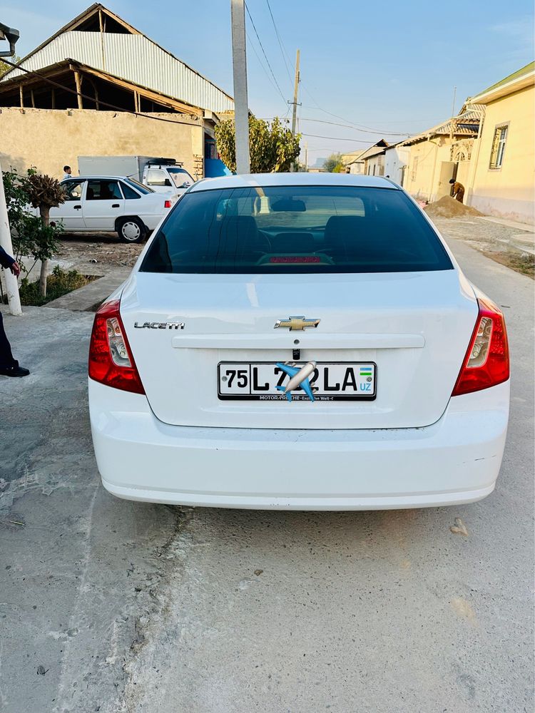 Chevrolet -Lasetti 1.5