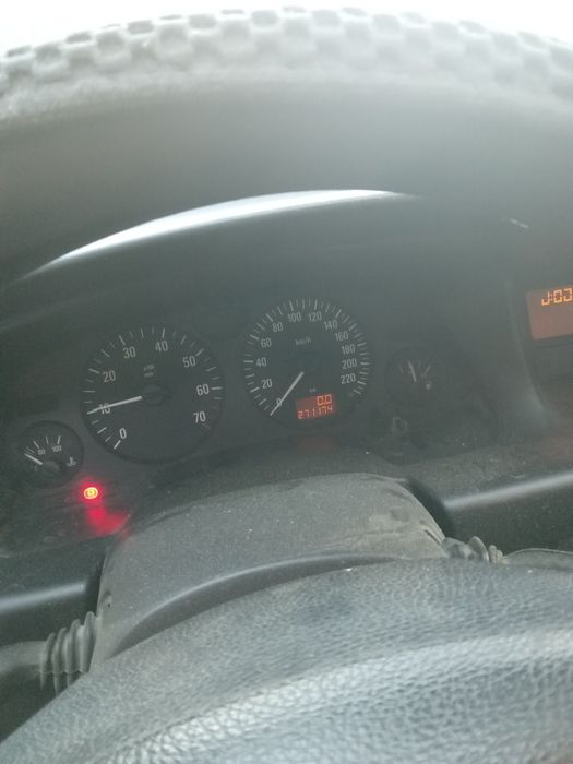 Vînd opel  zafira