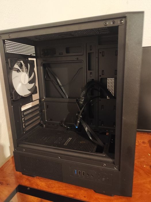 Carcasa PRO GAMING VISION BLACK + Sursă 650w
