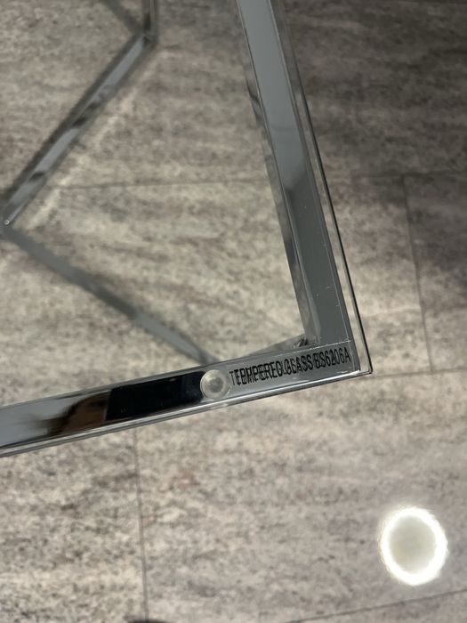 Нова Холна маса метална основа и закалено стъкло
