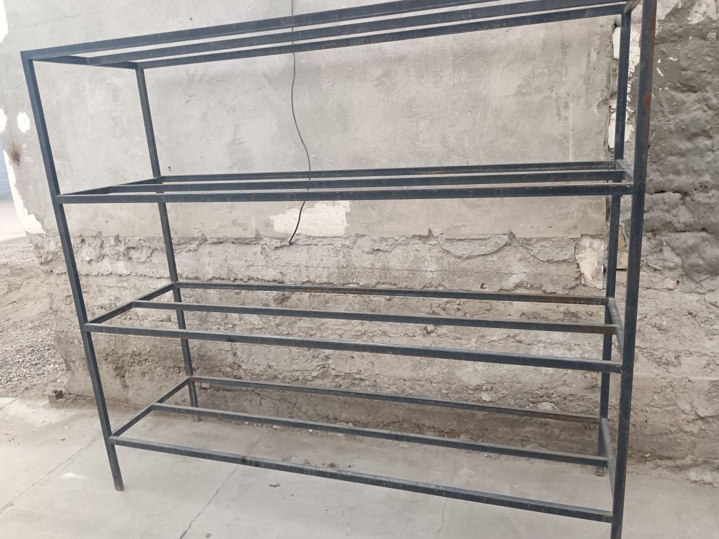 Stelaj yangi 4 qavatli