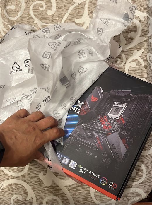 Placa de baza asus rog,intel i5 9600k