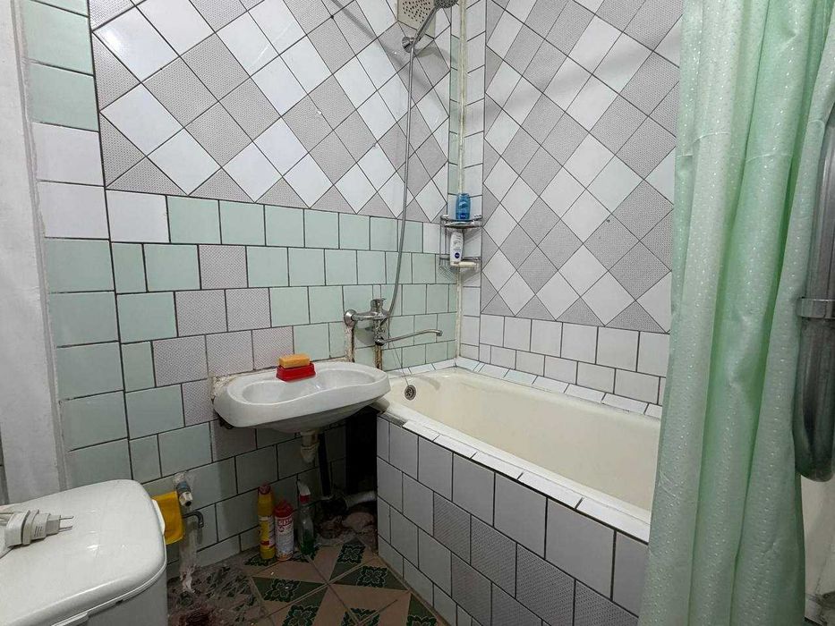 4-х комнатная квартира на Ц-7 (требует в дальнейшем ремонт) ID: 4255