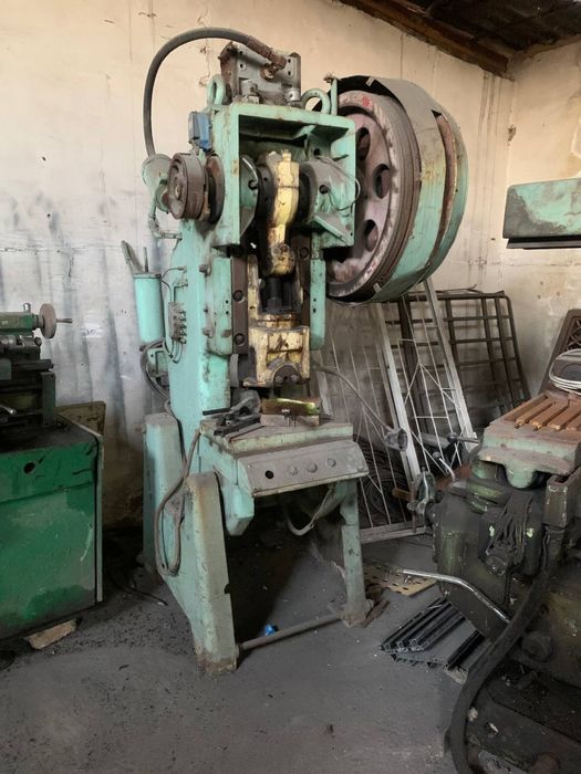 Продаётса штамп станок в хоршем состоянии