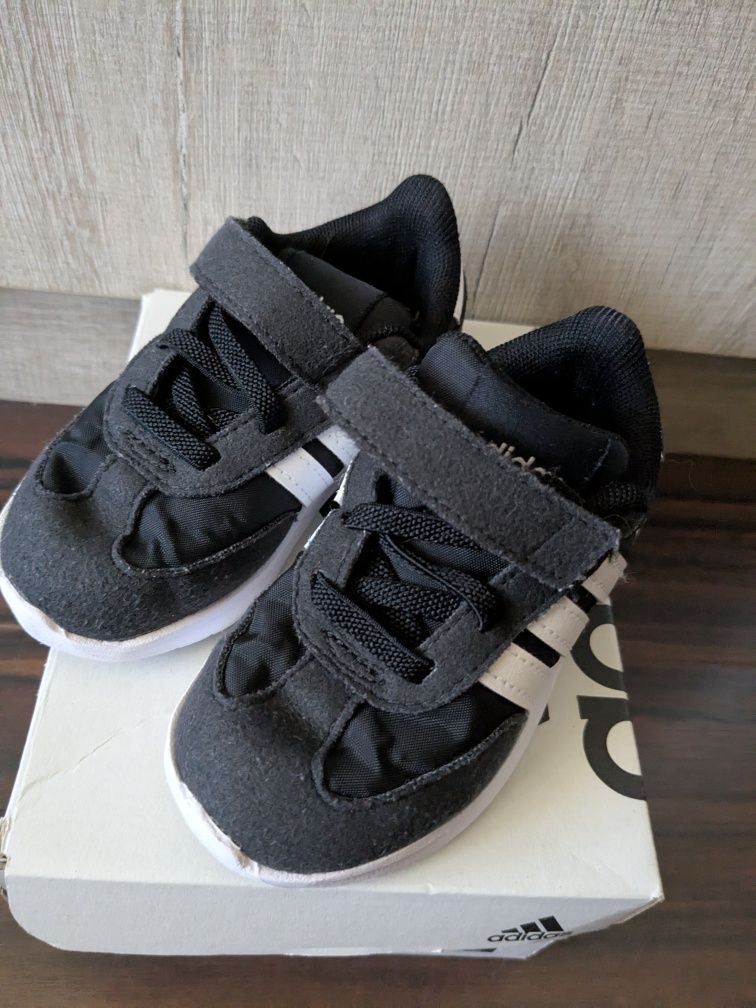 Маратонки Adidas