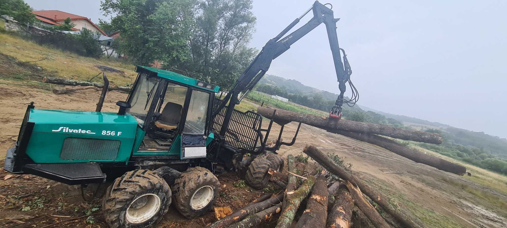 Forwarder Silvatec 856 cu macara Cranab cu joystick utilaj padure