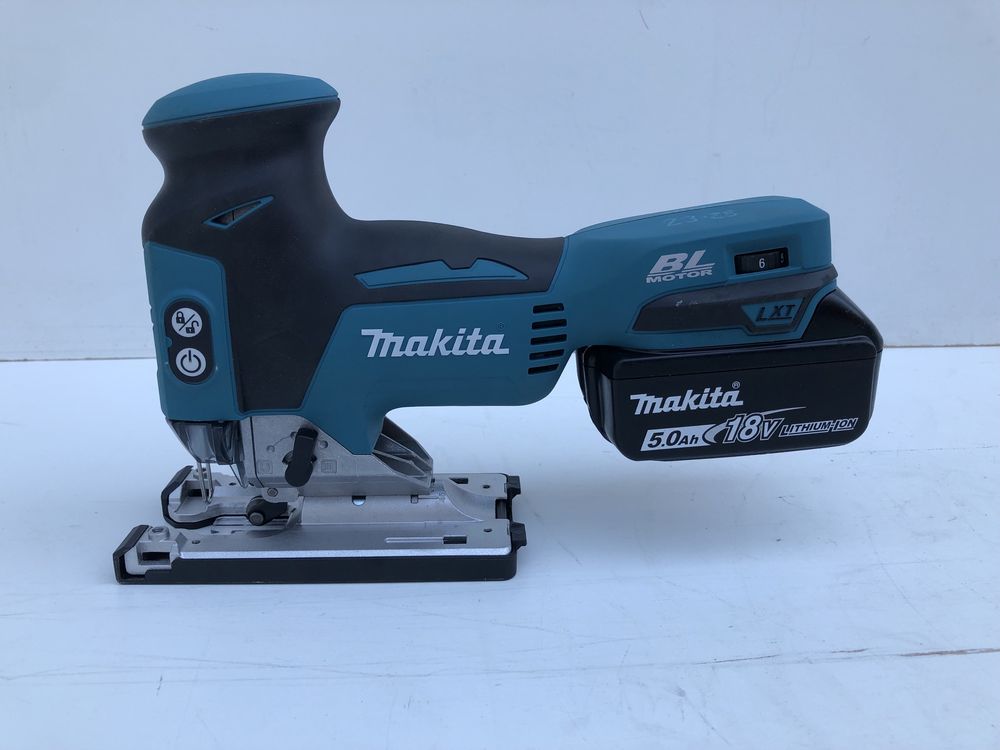 Ferastrau Pendular pe Baterie Makita DJV 181